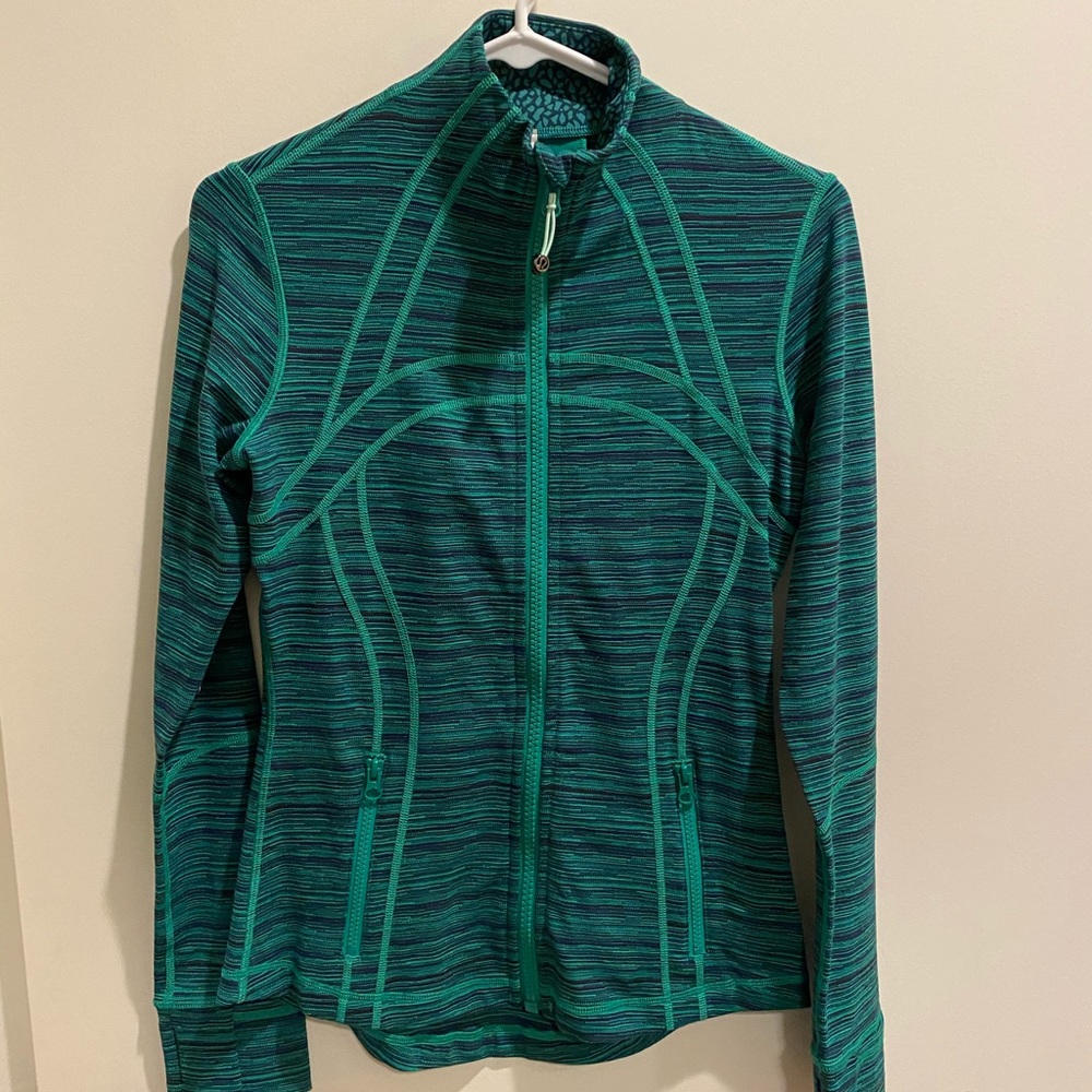 NWT lululemon define jacket size 6